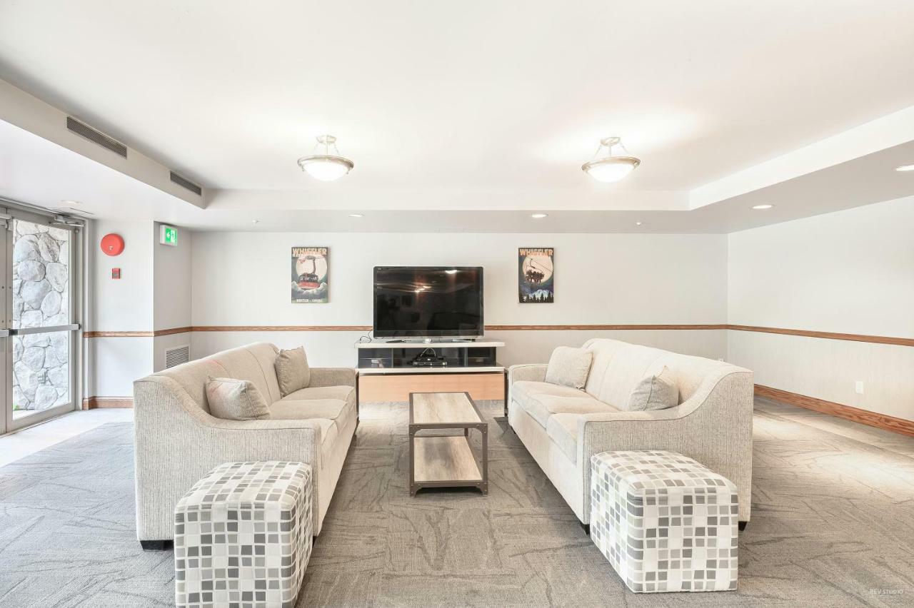 The Best Top Floor Ski-In/Ski-Out At The Aspens Whistler Esterno foto