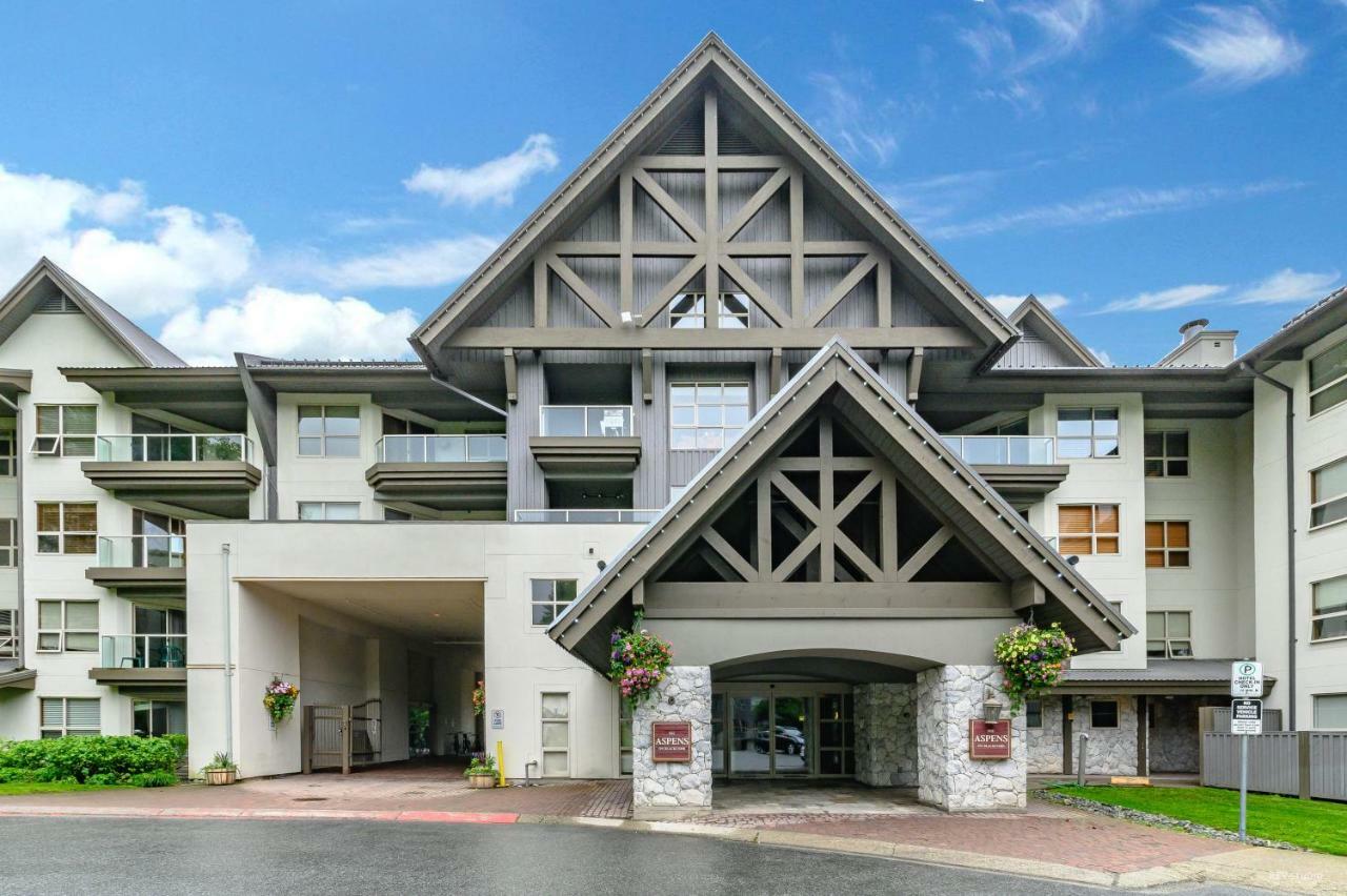 The Best Top Floor Ski-In/Ski-Out At The Aspens Whistler Esterno foto